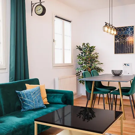 Smart - - Perfect For 4 Guests! - Netflix - Schwebebahn - Free Parking Zone